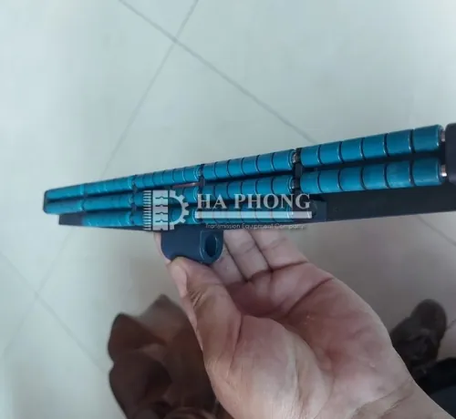 Băng tải xích con lăn bề mặt