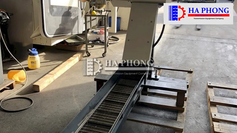 Tính năng chính của băng tải chip xích bản lề