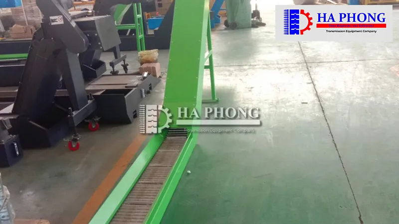 Băng tải chip kim loại có bản lề
