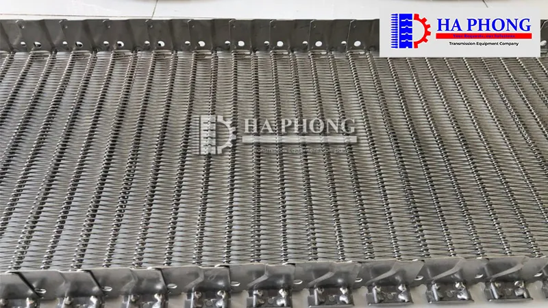Băng tải lưới inox sợi xoắn Ứng dụng băng tải lưới Inox sợi xoắn Chế biến thủy hải sản