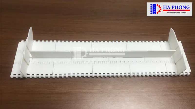 Băng tải nhựa Hong’s belt HS 100A-HD mặt kín bước 50.8mm