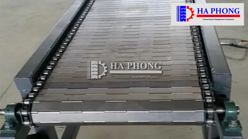 băng tải tấm Inox dạng bản lề