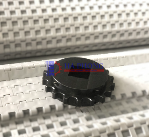 Bánh nhông nhựa băng tải là gì? Tìm hiểu ưu nhược điểm và cấu tạo chi tiết