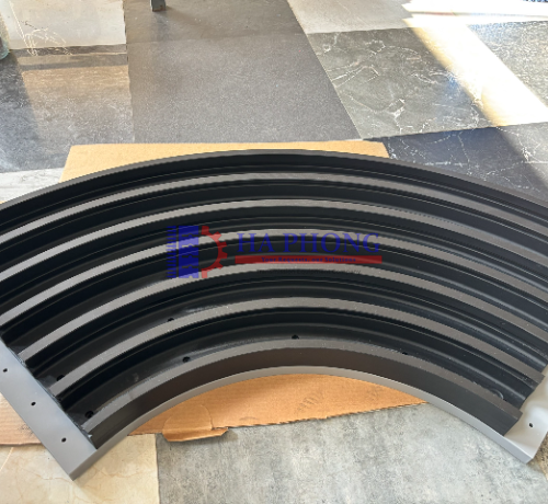 Cua cong dẫn hướng xích nhựa Cua cong dẫn hướng xích nhựa