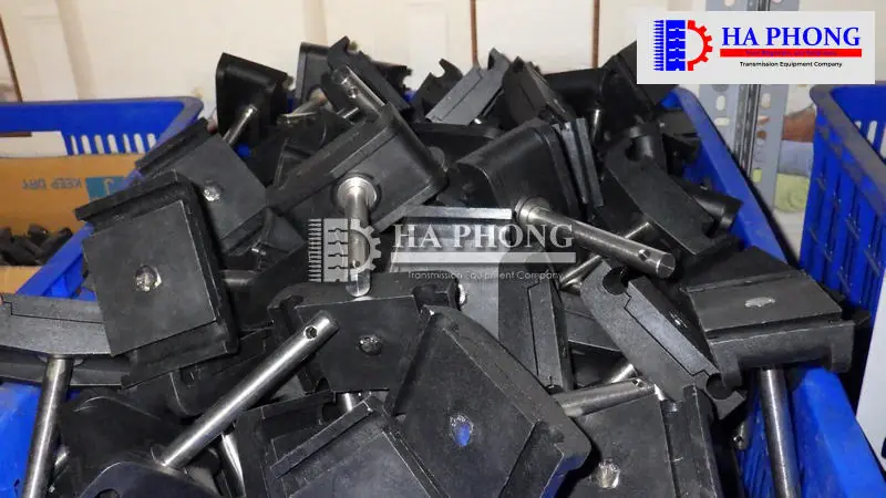 Tay gá dẫn hướng 