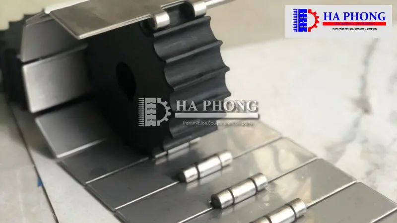 Băng tải xích Inox - Slat top chain Hình ảnh băng tải xích Inox của Hong's Belt thực tế