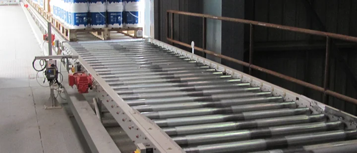 Băng tải pallet tích lũy