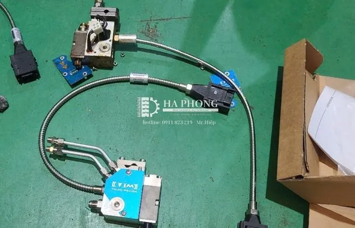 DỰ ÁN THỰC TẾ: BẢO TRÌ VÀ SỬA CHỮA SÚNG PHUN KEO CHO NHÀ MÁY KẸO TỈNH BÌNH DƯƠNG Súng phun KEO VALCO MELTON - Băng tải Hà Phong