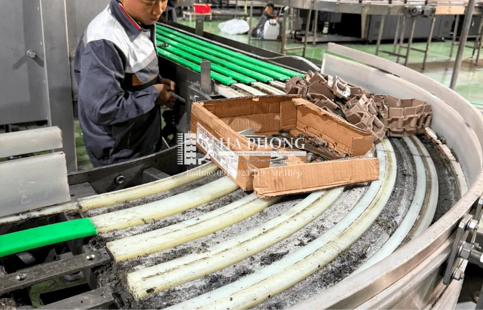 Dự án thực tế: Cải tạo dây chuyền băng tải trước hầm thanh trùng cho nhà máy nước đóng chai