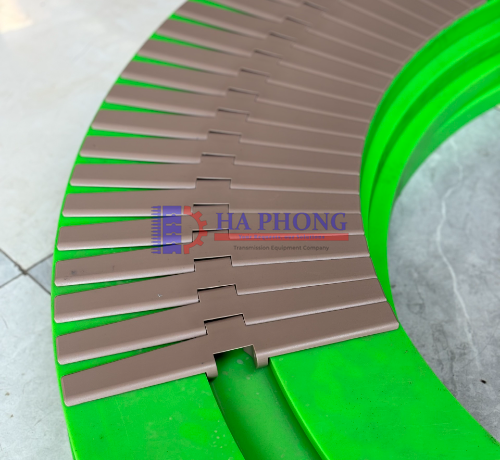 Băng tải xích nhựa chạy cong Hongsbelt 882 Tab