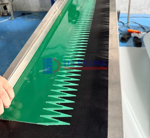 Băng tải PVC xanh trơn 2mm
